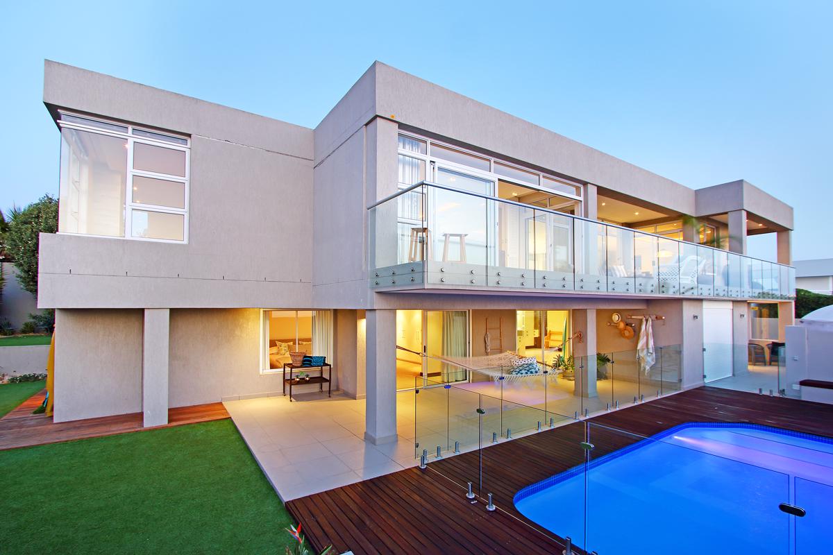 VILLA WINDBLOM ON BLOUBERG WATERFRONT South Africa Luxury Homes