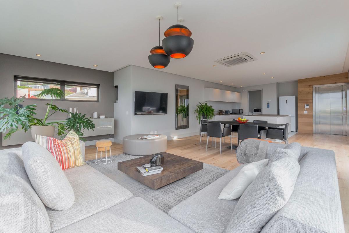 Luxury homes 在天上生活