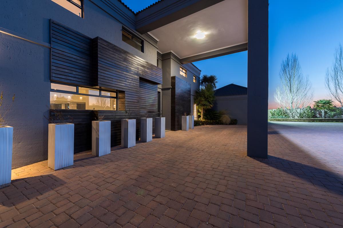 西弗恩河上精美现代家具之梦 luxury homes