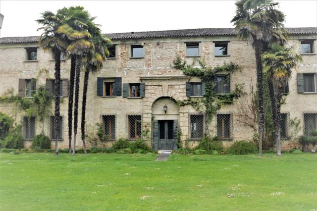 Mansions in 维利亚福斯卡里