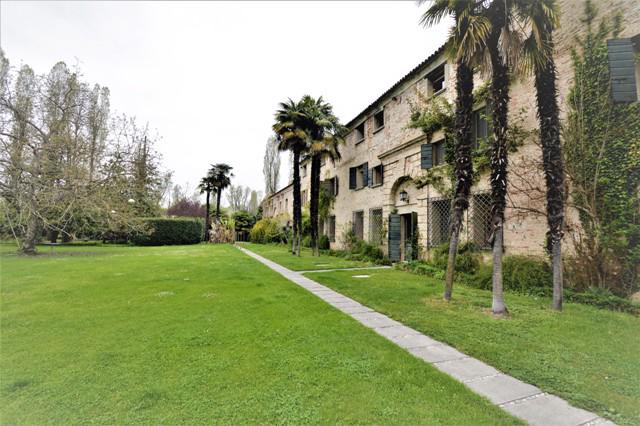 Luxury properties 维利亚福斯卡里