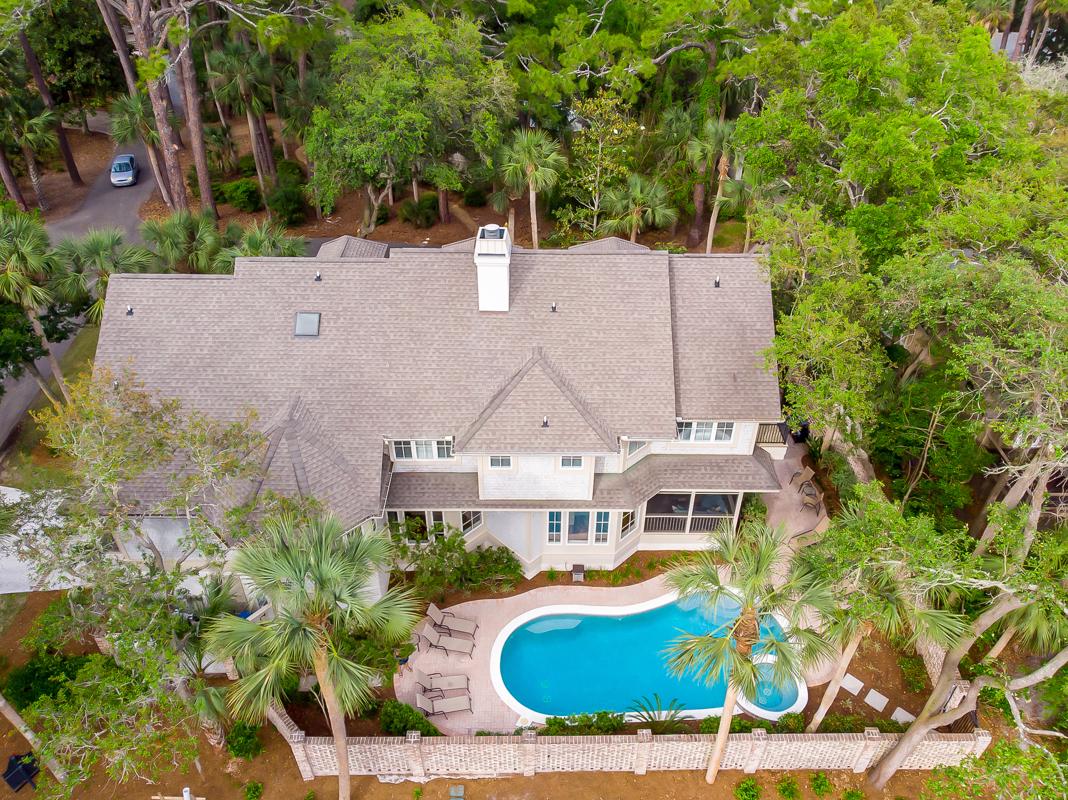 SIX BEDROOM HOME TWO MINUTES TO THE BEACH