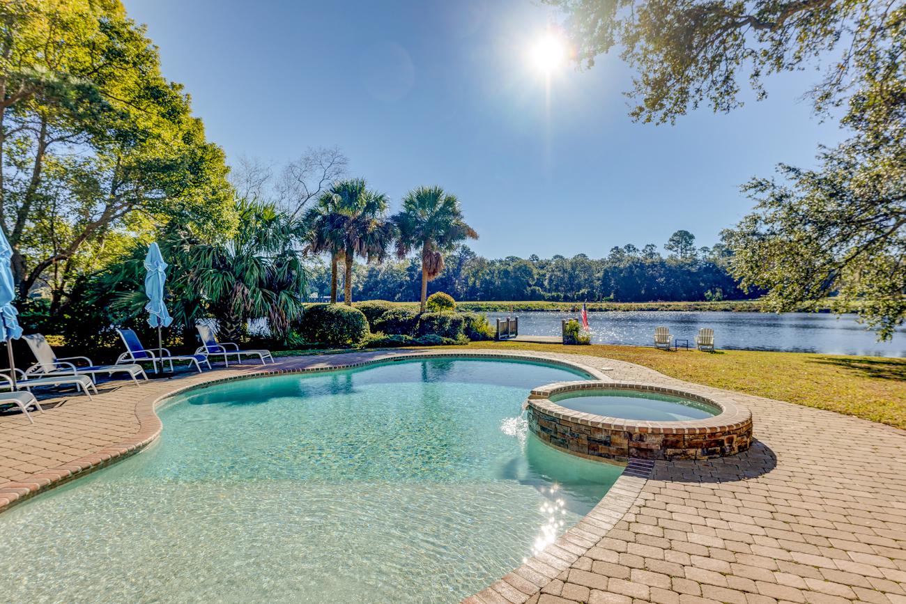 PARAMOUNT LAGOON VIEWS
