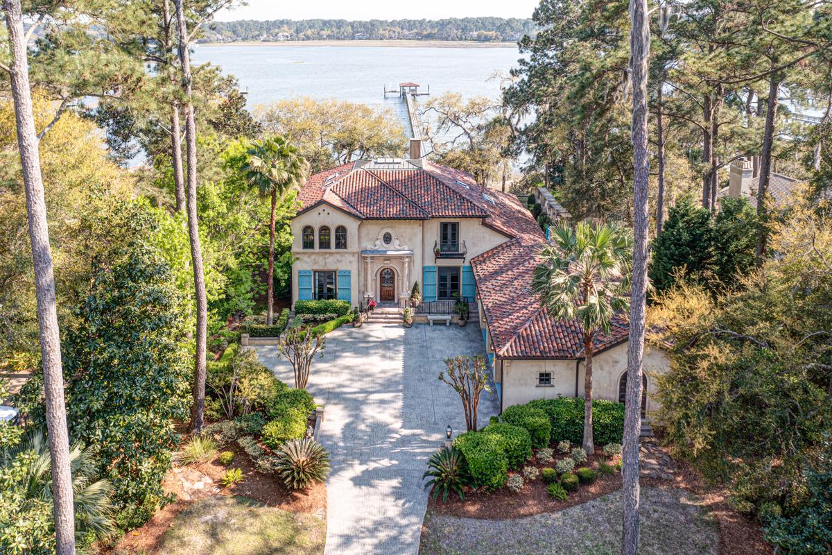 TUSCAN-INSPIRED WATERFRONT MASTERPIECE