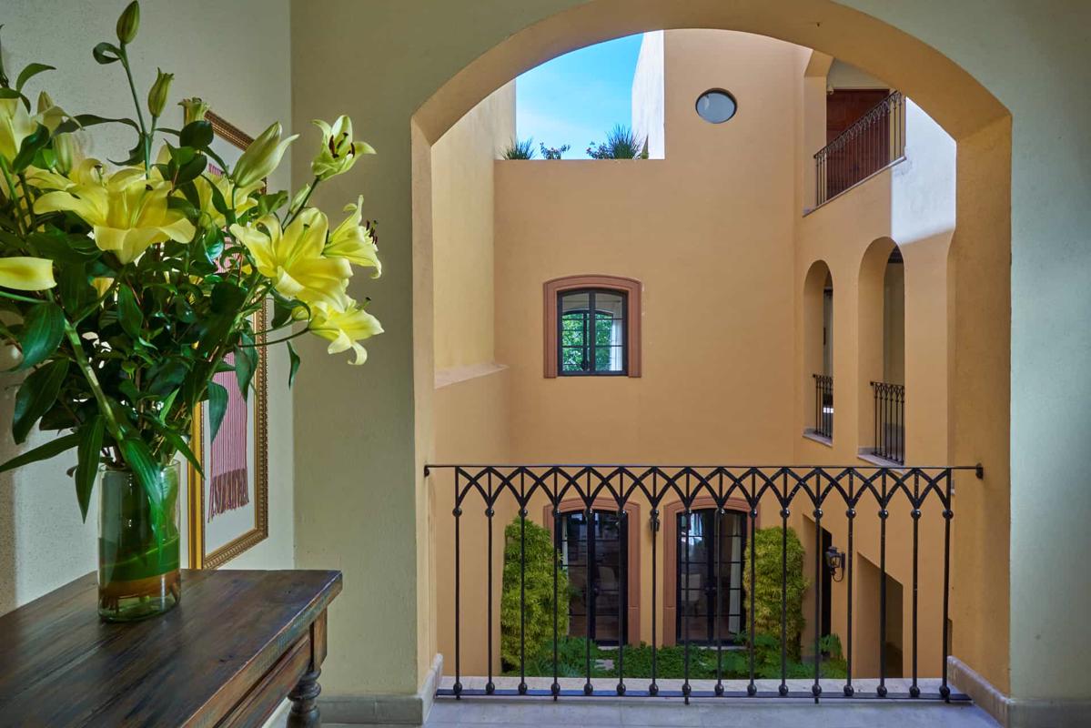A NEW KIND OF LUXURY LIVING
