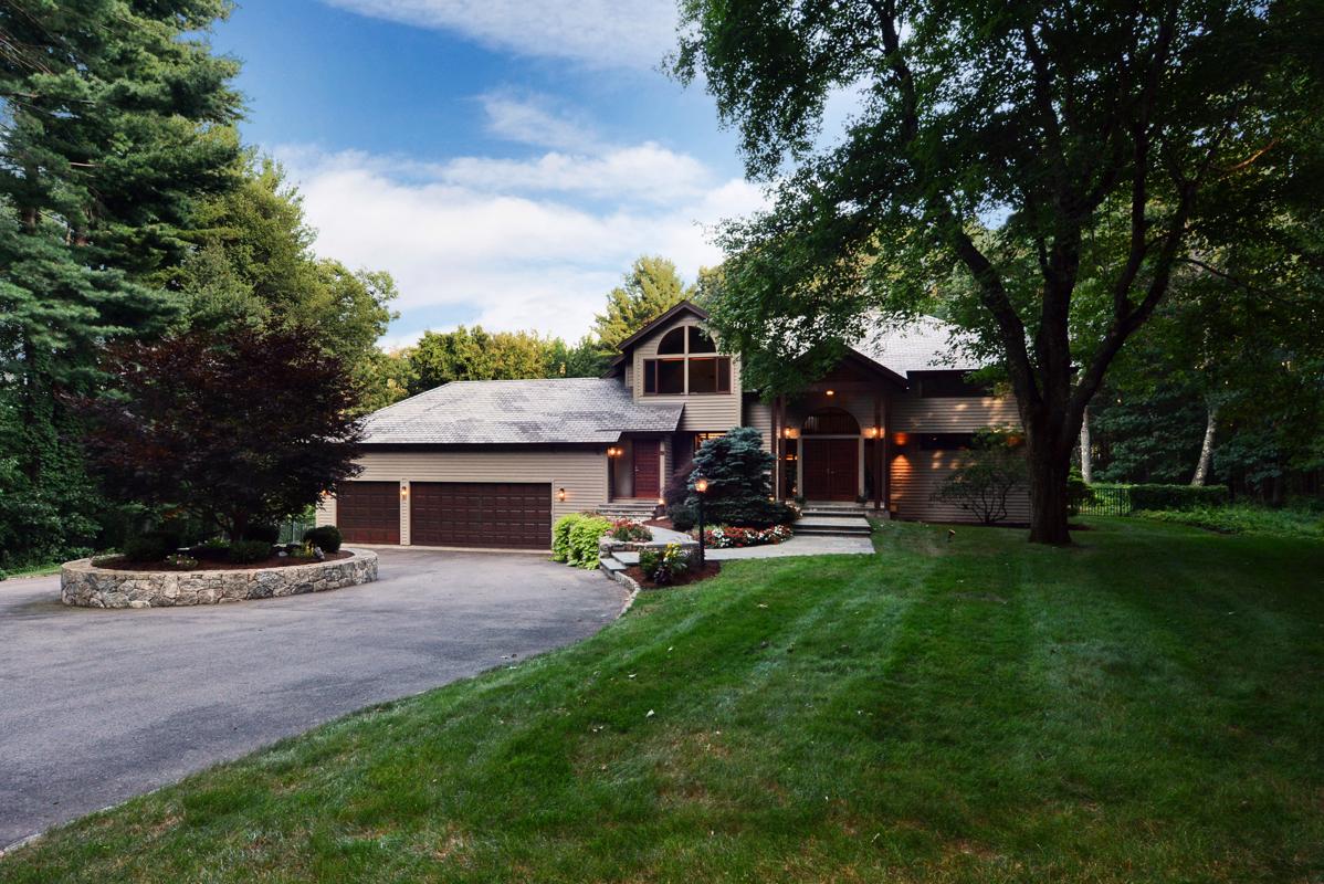 UPSCALE, PRIVATE CULDESAC SETTING Massachusetts Luxury Homes