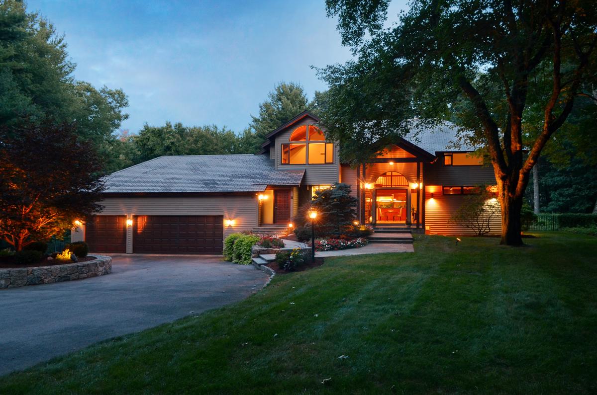 UPSCALE, PRIVATE CUL-DE-SAC SETTING