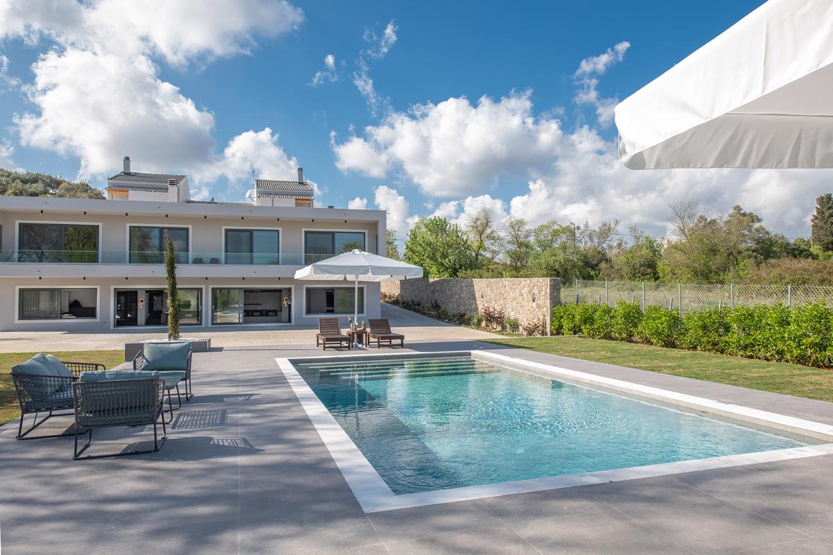 LUXURY MODERN VILLA 1.000M2 - CORFU ISLAND