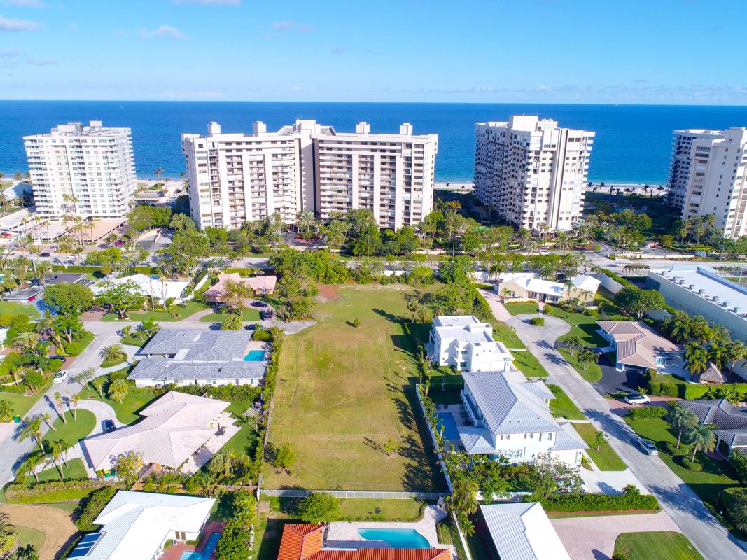 EXCLUSIVE, GATED COMMUNITY OF SEA RANCH LAKES Florida Luxury Homes