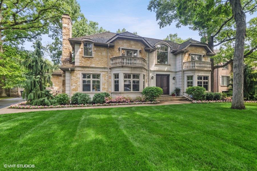 1042 PLEASANT LANE