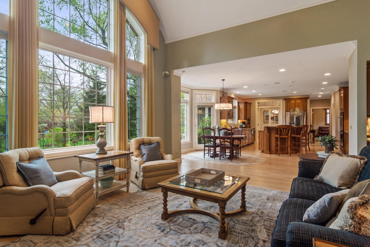 916 N. FORREST, ARLINGTON HEIGHTS, ILLINOIS Illinois Luxury Homes