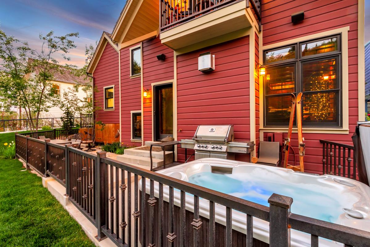 Luxury homes in 旧城后院最好的上主干道