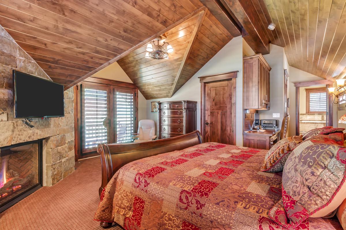 Mansions in 旧城后院最好的上主干道