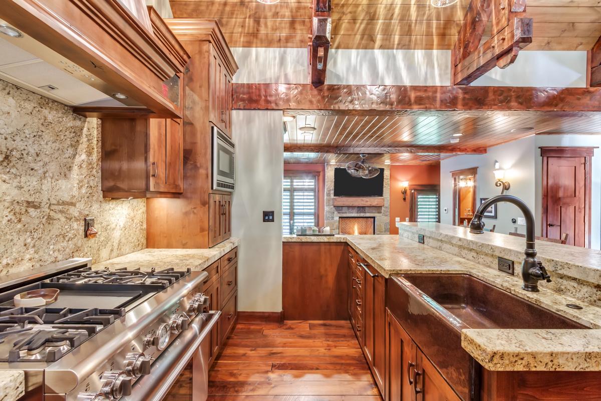 Luxury properties 旧城后院最好的上主干道