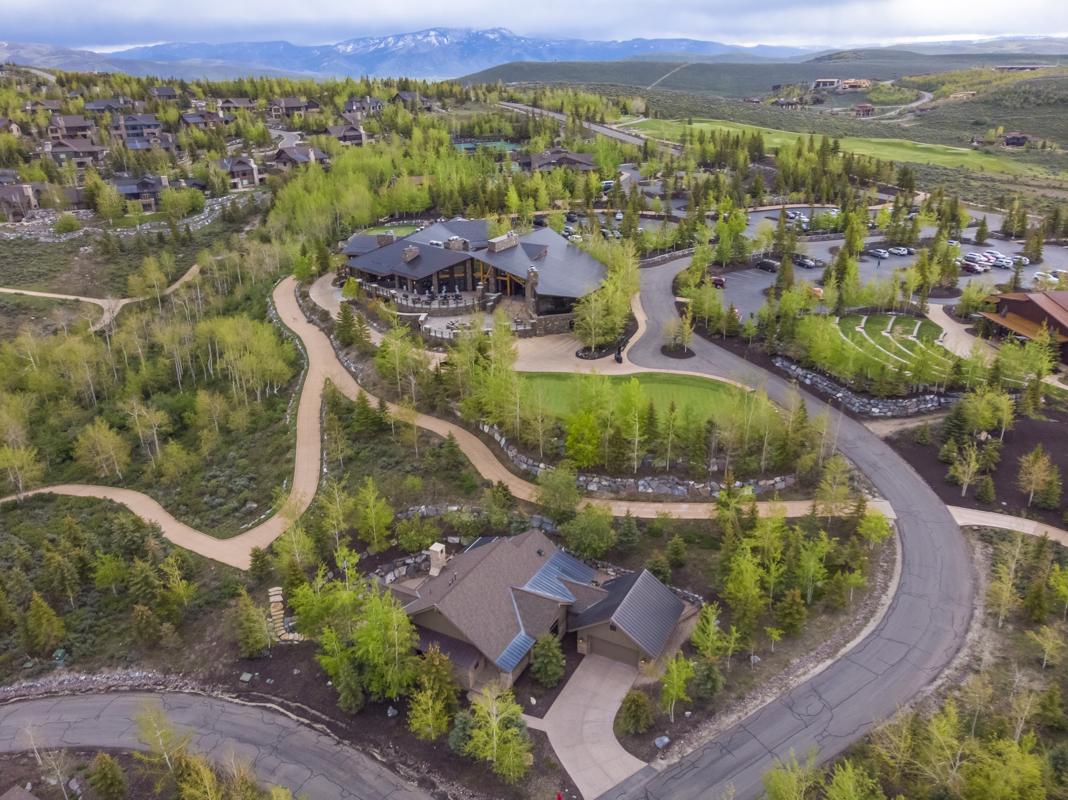 Classic Mountain Modern Golf Club Russel Cabin Utah Luxury Homes Mansions For Sale Luxury Portfolio