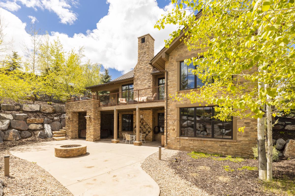 Classic Mountain Modern Golf Club Russel Cabin Utah Luxury Homes Mansions For Sale Luxury Portfolio