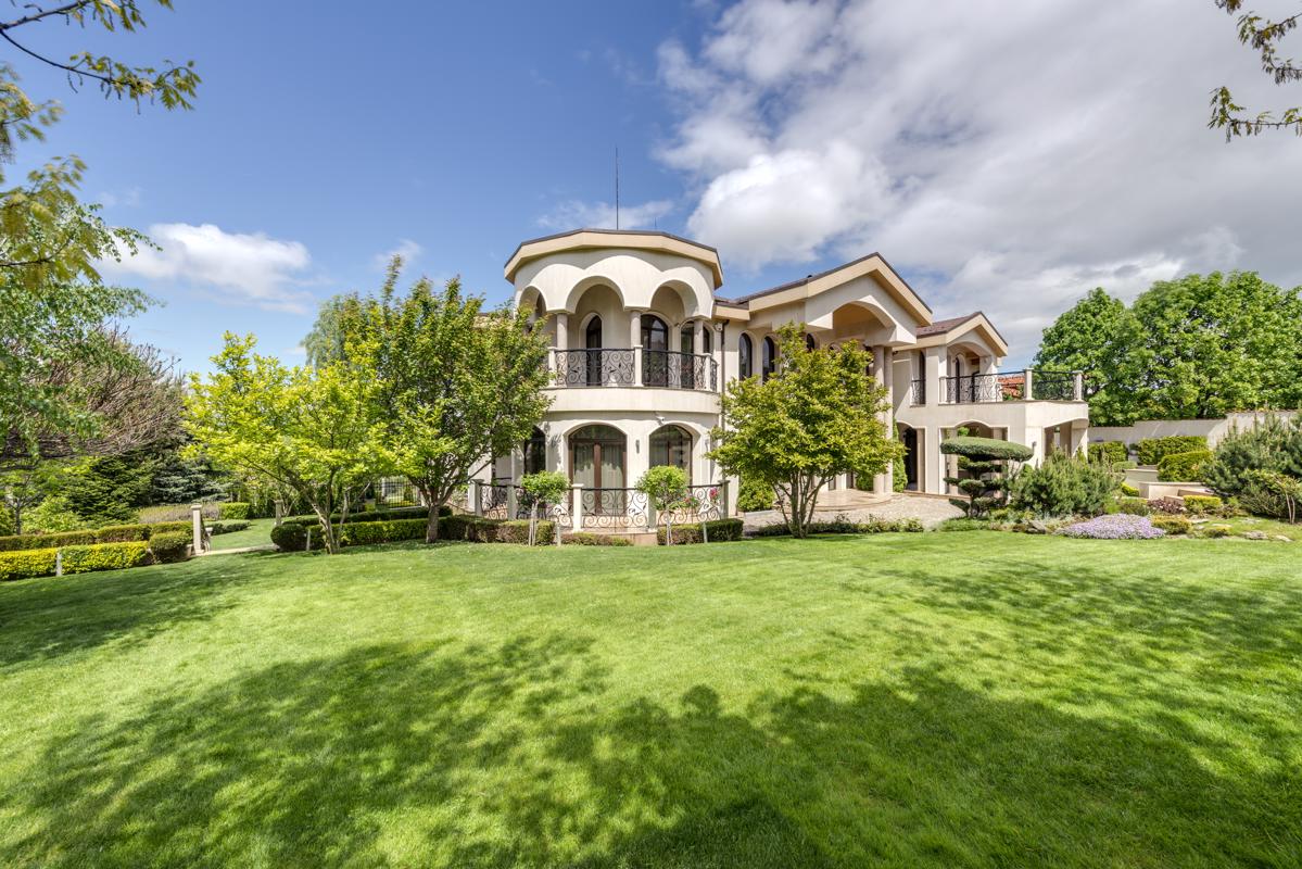 ONE OF A KIND RESIDENCE FOR SALE