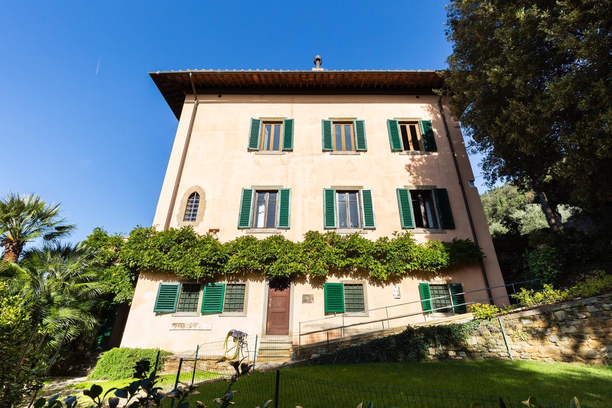 PRESTIGIOUS 15TH CENTURY VILLA IN THE HILLS OF FIESOLE Italy Luxury Homes Mansions For Sale