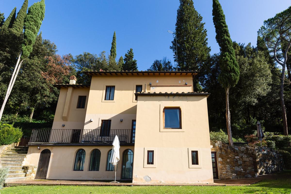 PRESTIGIOUS 15TH CENTURY VILLA IN THE HILLS OF FIESOLE Italy Luxury Homes Mansions For Sale