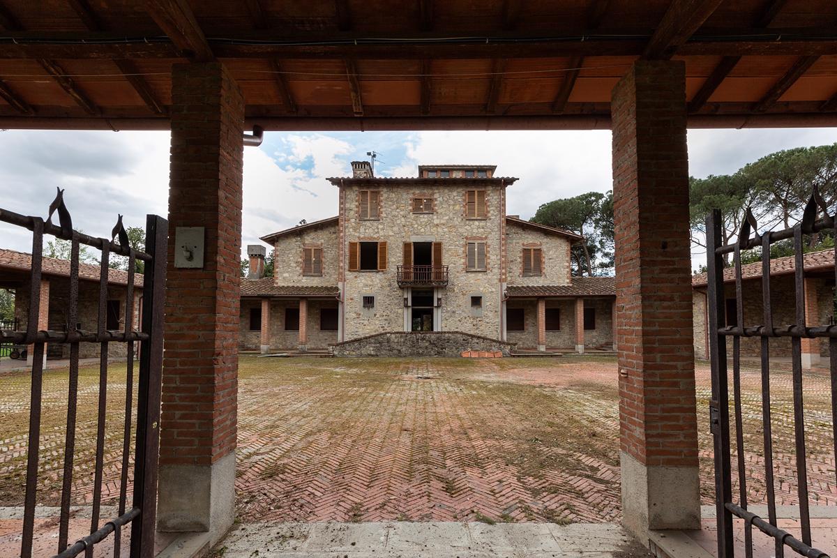 Luxury homes 托斯卡纳的美丽历史别墅，带公园出售