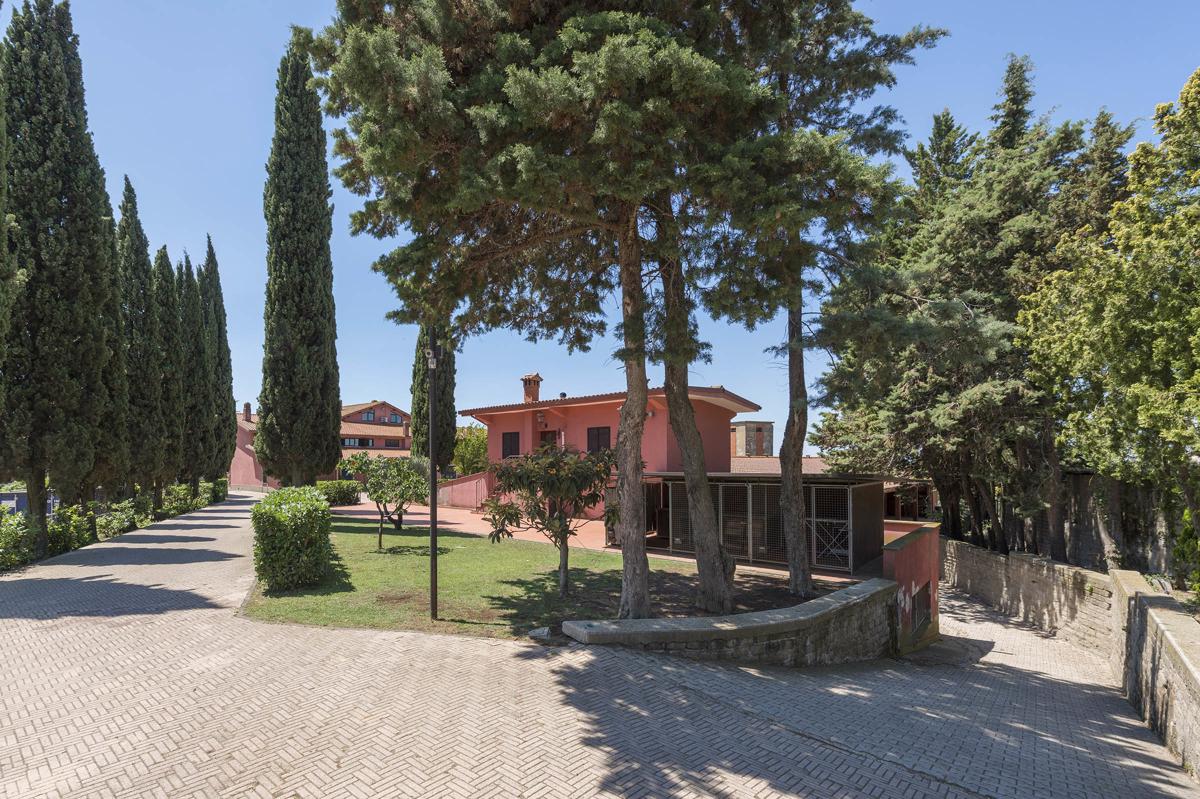 PARK LIKE VILLA IN CASSIA Italy Luxury Homes Mansions For Sale