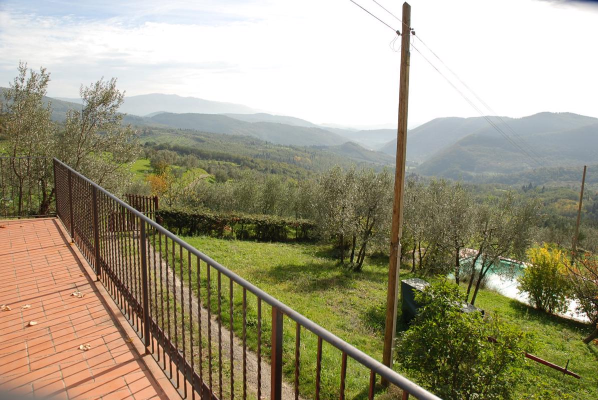 Mansions in 位于菲索莱山上全景的农舍