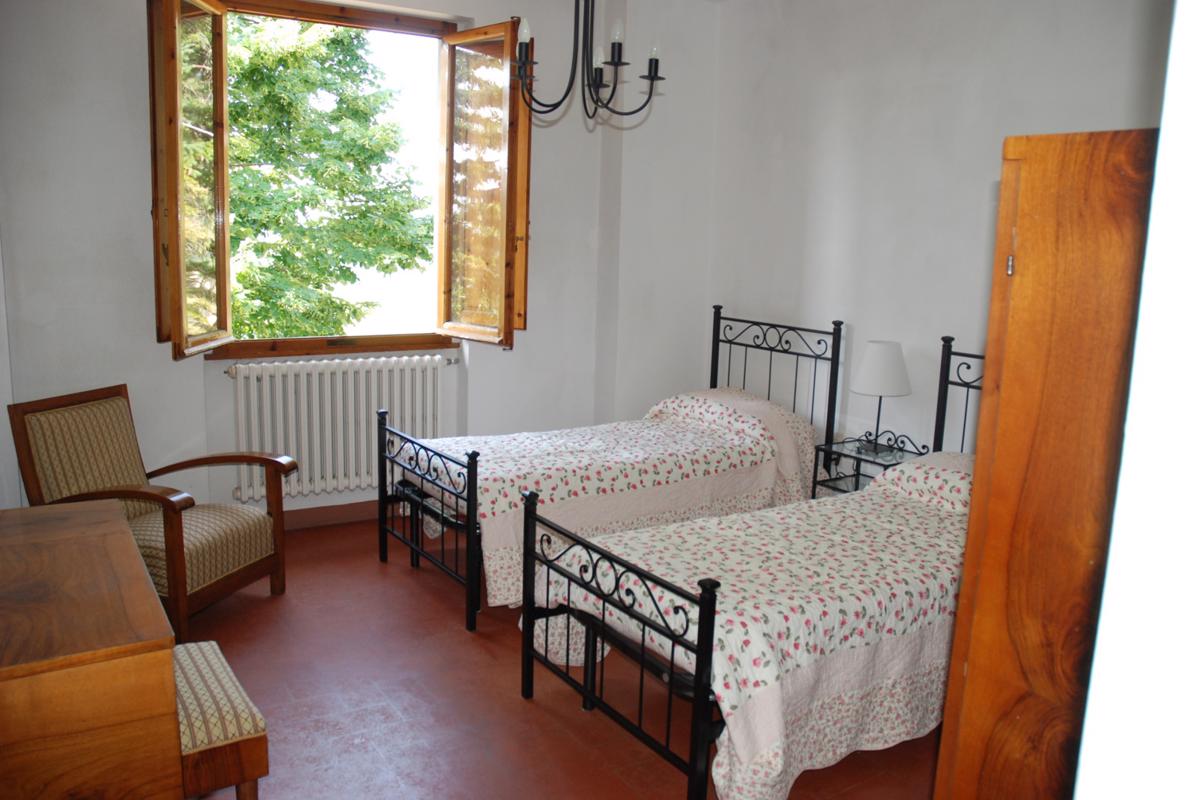 Luxury homes 位于菲索莱山上全景的农舍