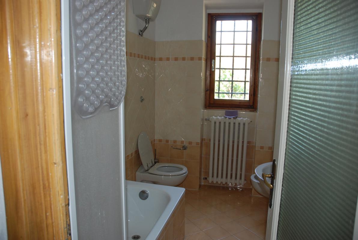 位于菲索莱山上全景的农舍 luxury homes