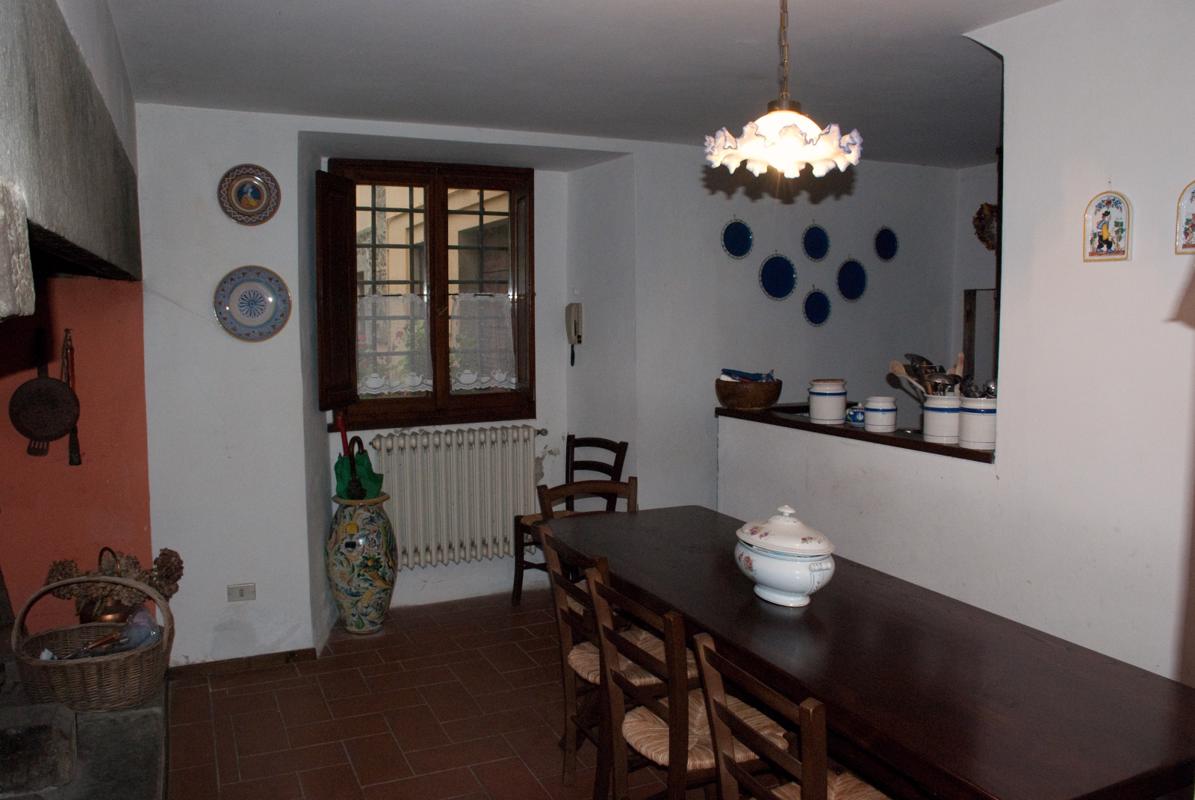 位于菲索莱山上全景的农舍 luxury properties