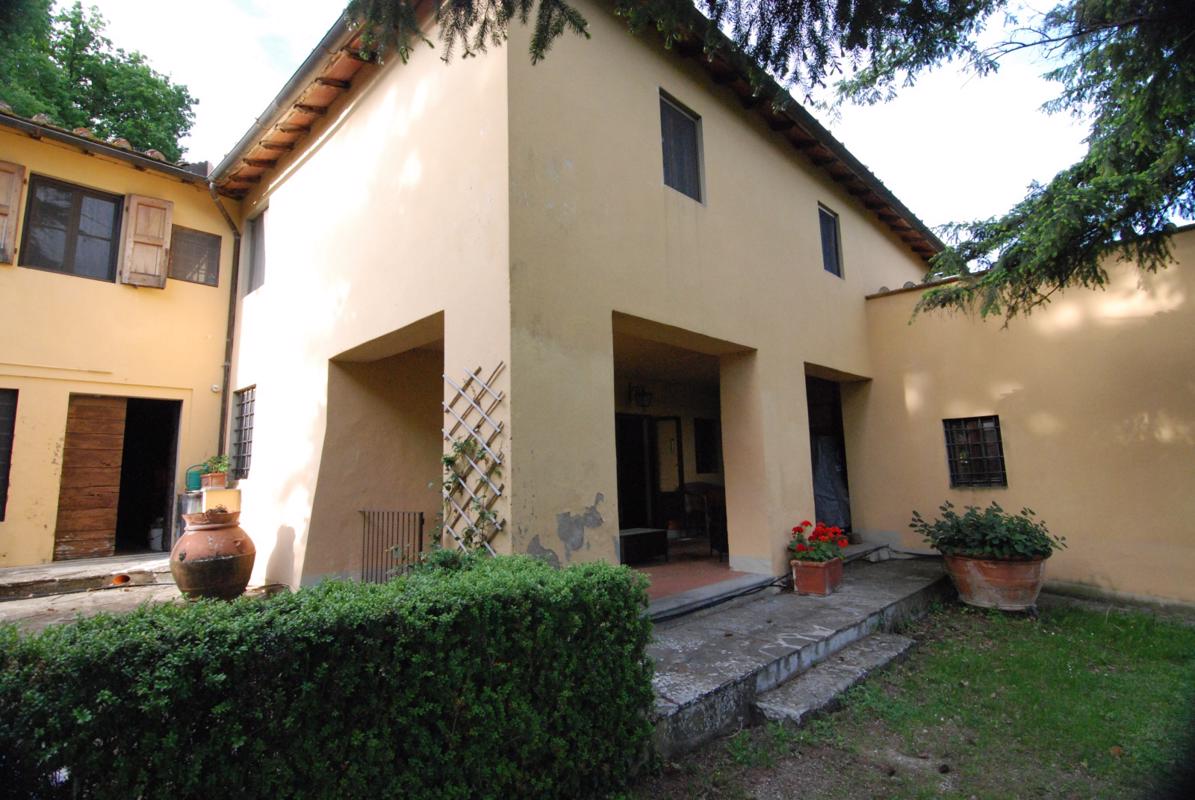 Luxury real estate 位于菲索莱山上全景的农舍