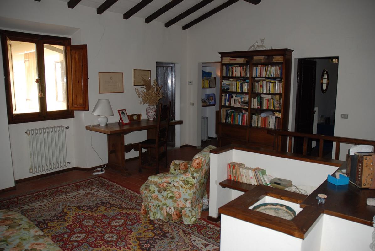 Mansions 位于菲索莱山上全景的农舍