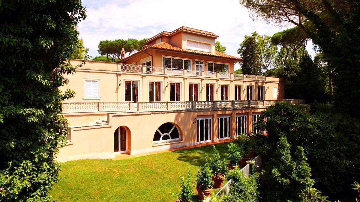 NOBLE PALACE IN THE CAMILLUCCIA ROME Italy Luxury Homes Mansions