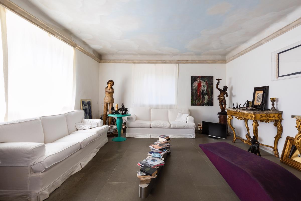 利沃诺 — 托斯卡纳海边的美丽别墅 luxury homes