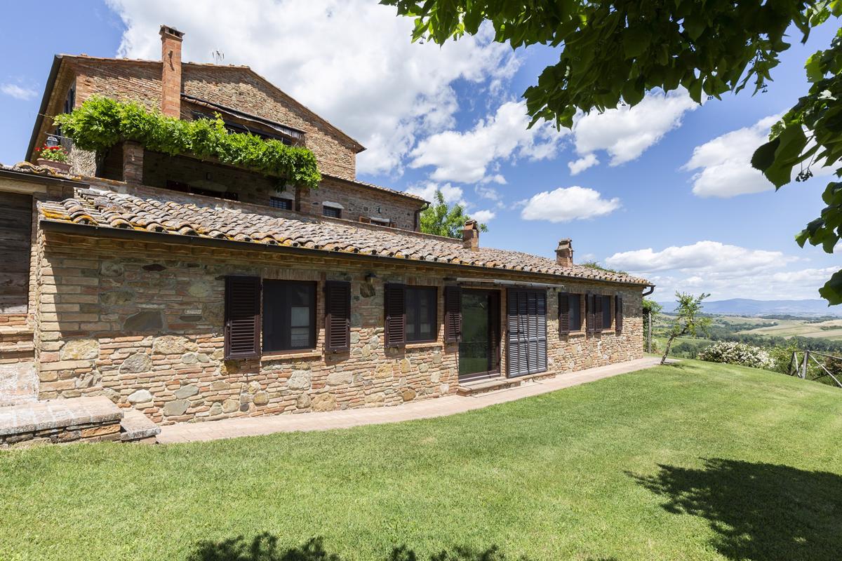 BEAUTIFUL FARMHOUSE WITH WONDERFUL VIEWS Italy Luxury Homes