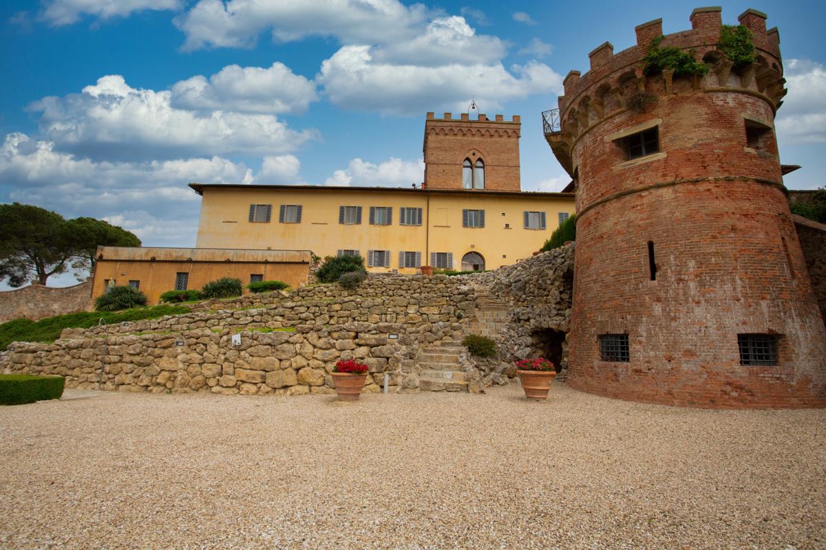 FANTASTIC HISTORIC VILLA IN SAN GIMIGNANO Italy Luxury Homes