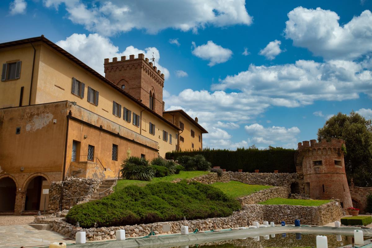 FANTASTIC HISTORIC VILLA IN SAN GIMIGNANO Italy Luxury Homes Mansions For Sale Luxury FANTASTIC HISTORIC VILLA IN SAN GIMIGNANO Italy Luxury Homes Mansions For Sale Luxury