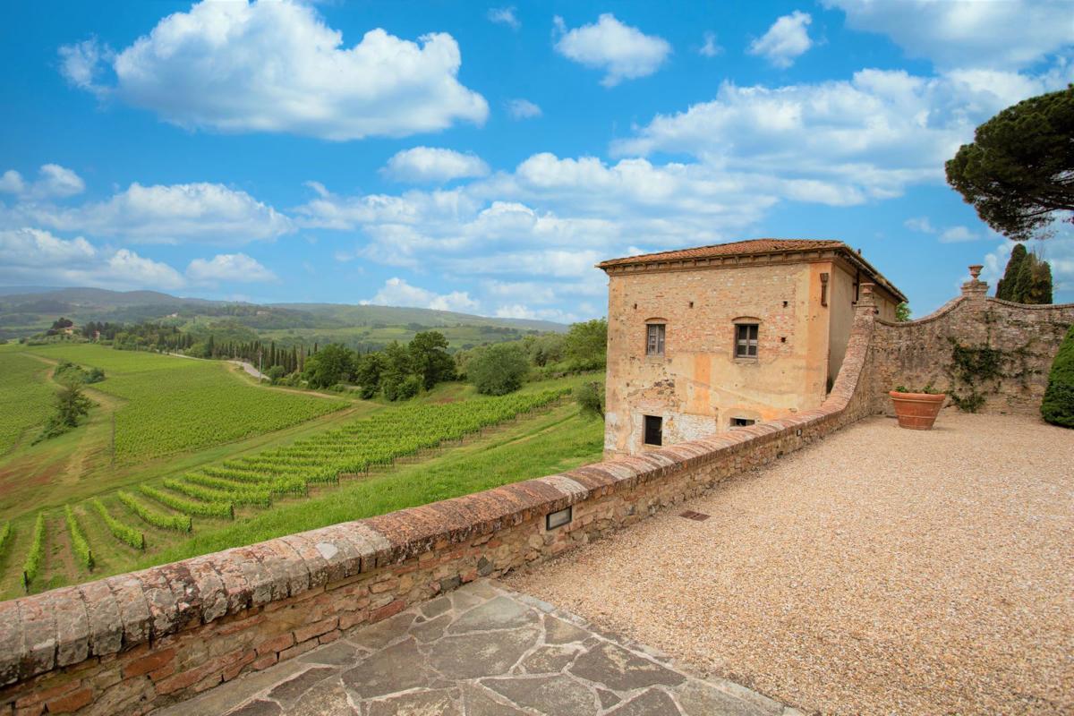FANTASTIC HISTORIC VILLA IN SAN GIMIGNANO Italy Luxury Homes Mansions For Sale Luxury FANTASTIC HISTORIC VILLA IN SAN GIMIGNANO Italy Luxury Homes Mansions For Sale Luxury