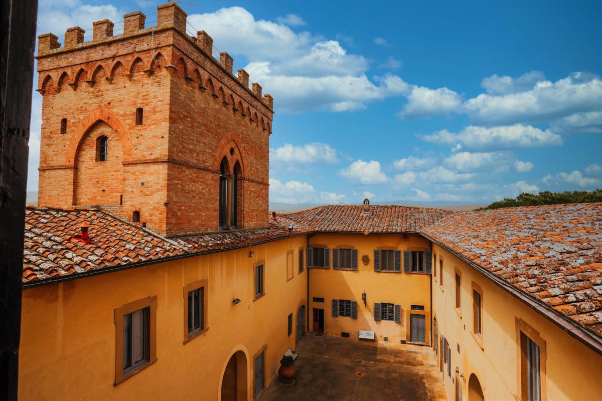 FANTASTIC HISTORIC VILLA IN SAN GIMIGNANO Italy Luxury Homes Mansions For Sale Luxury FANTASTIC HISTORIC VILLA IN SAN GIMIGNANO Italy Luxury Homes Mansions For Sale Luxury