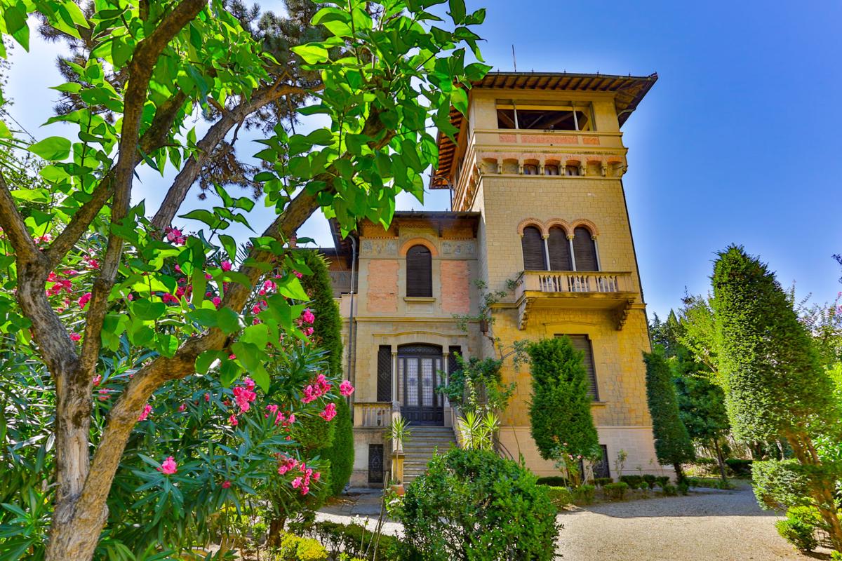 Liberty Villa Style Near The Center Of Florence Italy Luxury Homes Mansions For Sale Luxury Portfolio