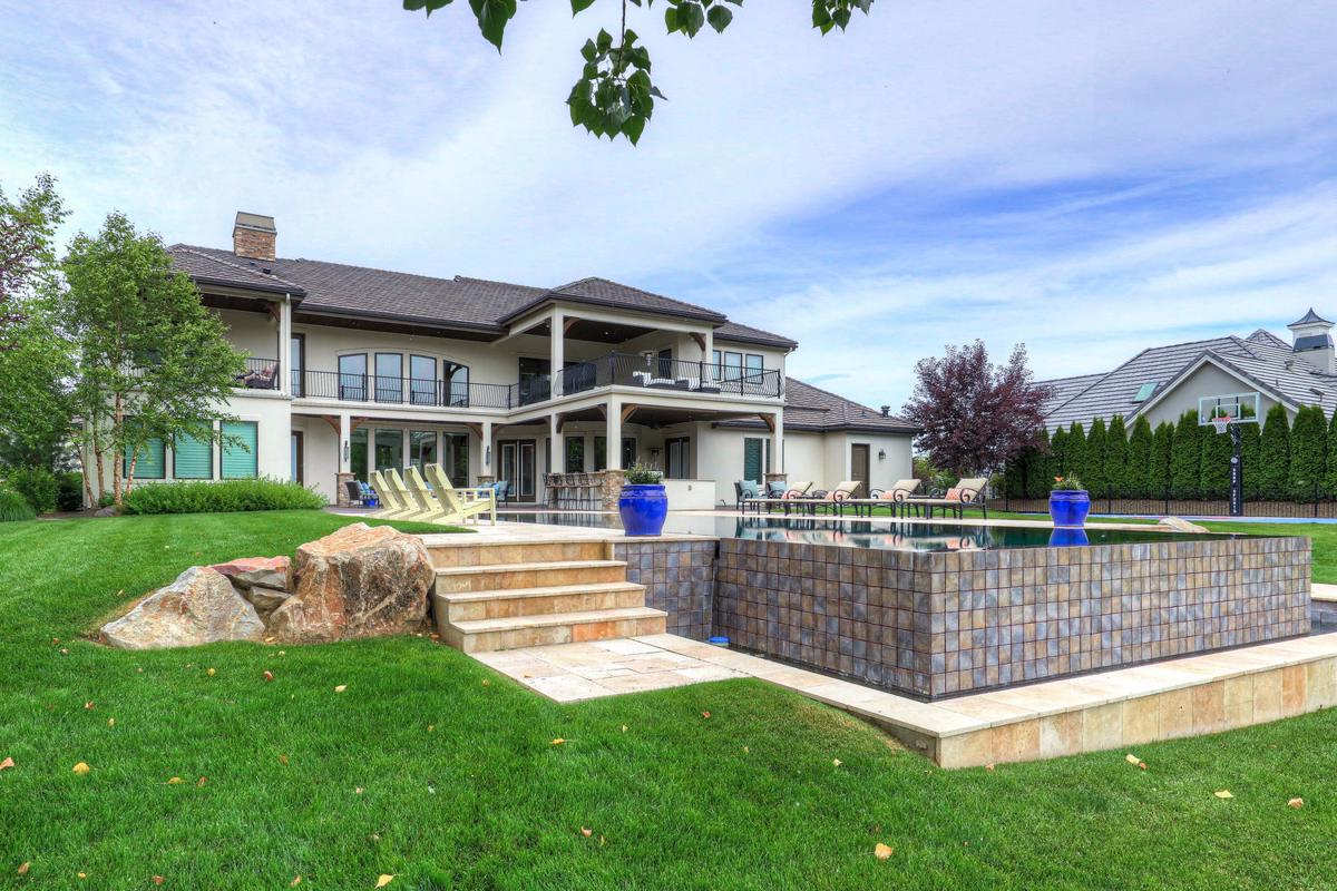 GLORIOUS WATERFRONT AND OUTDOOR LIVING Idaho Luxury Homes Mansions