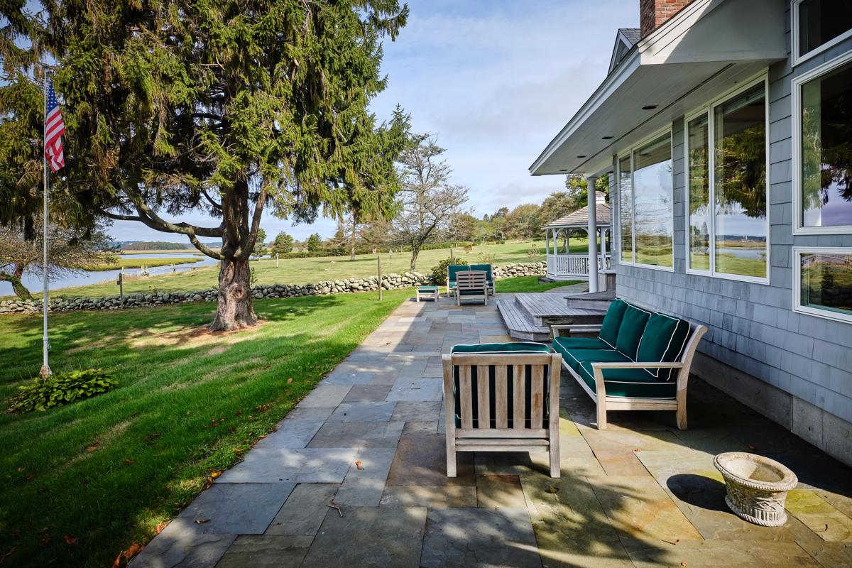 CONTEMPORARY HOME WITH DEEP WATER DOCK Connecticut Luxury Homes