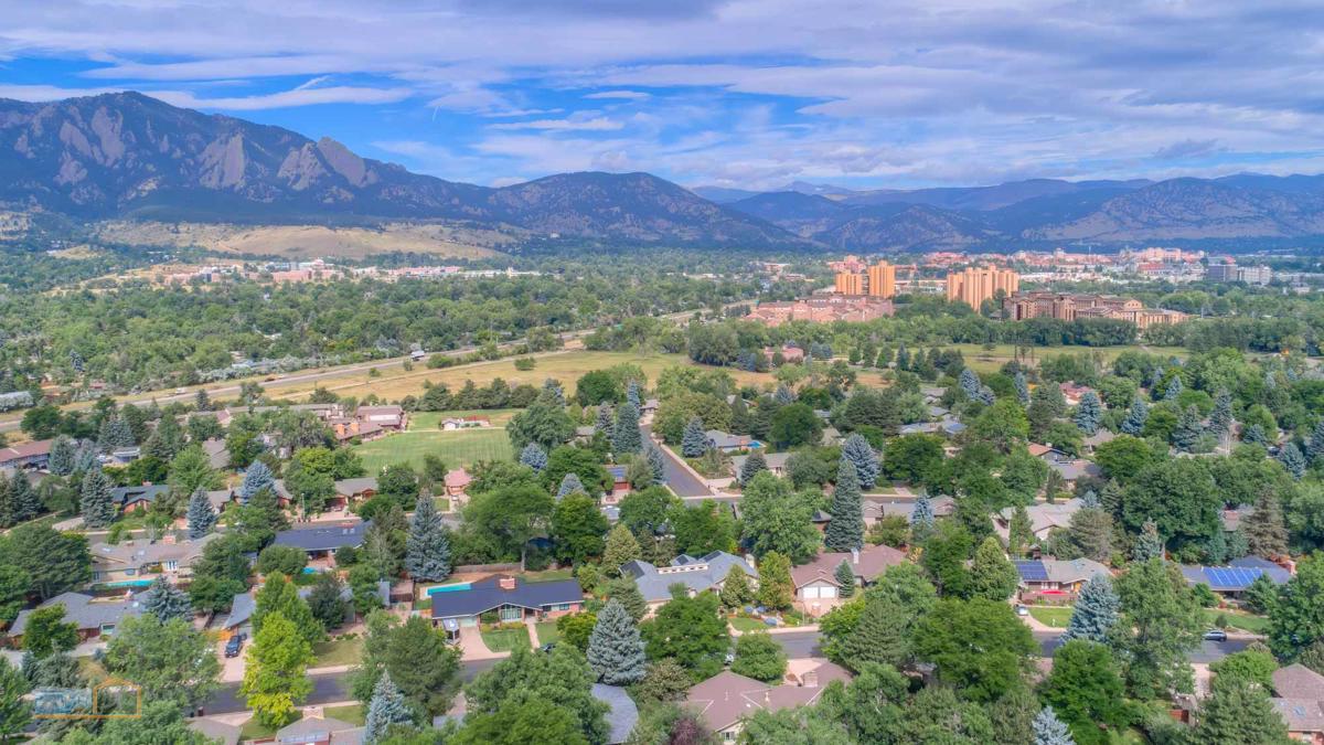 STUNNING REBUILD IN FRASIER MEADOWS Colorado Luxury Homes Mansions