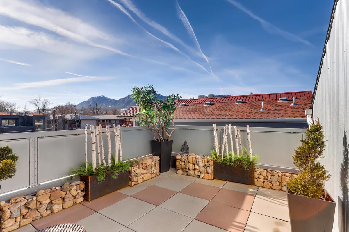 Luxury homes 现代生活在市中心