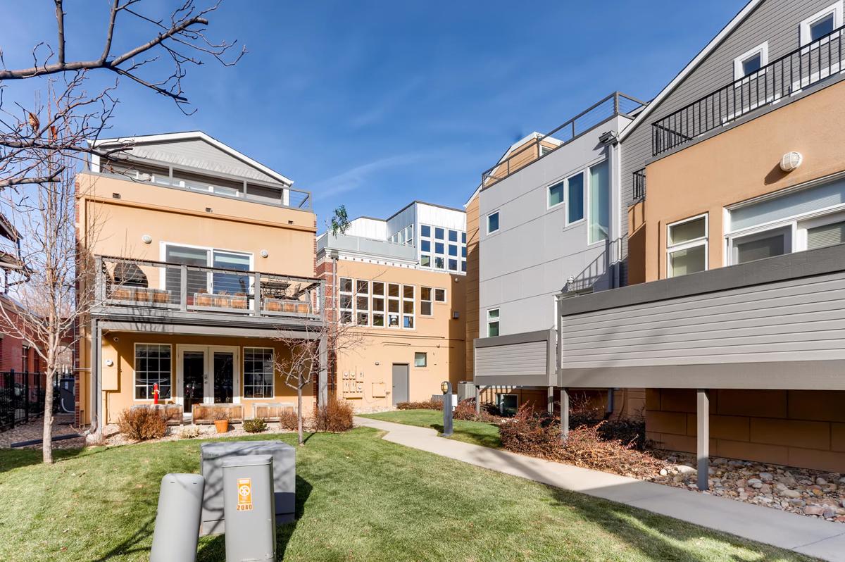 Mansions 现代生活在市中心