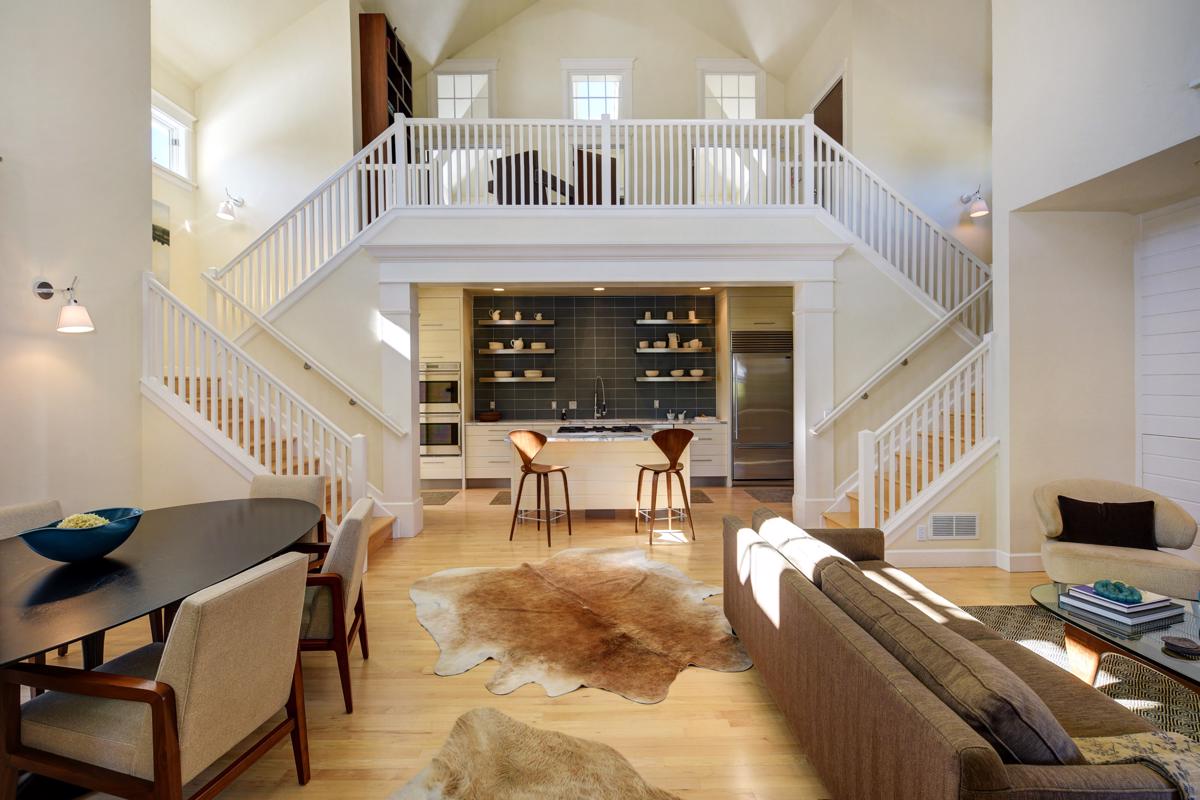 A BEAUTIFUL CONTEMPORARY HOME