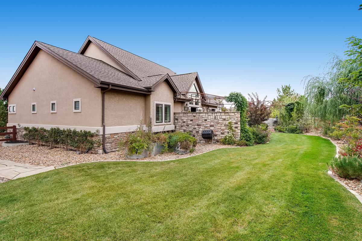 OUTDOOR OASIS WITH DESIGNER TOUCHES THROUGHOUT Colorado Luxury Homes