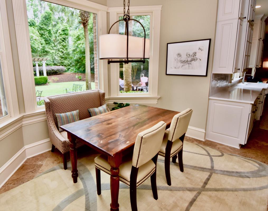 Mansions in 英俊独特的定制住宅