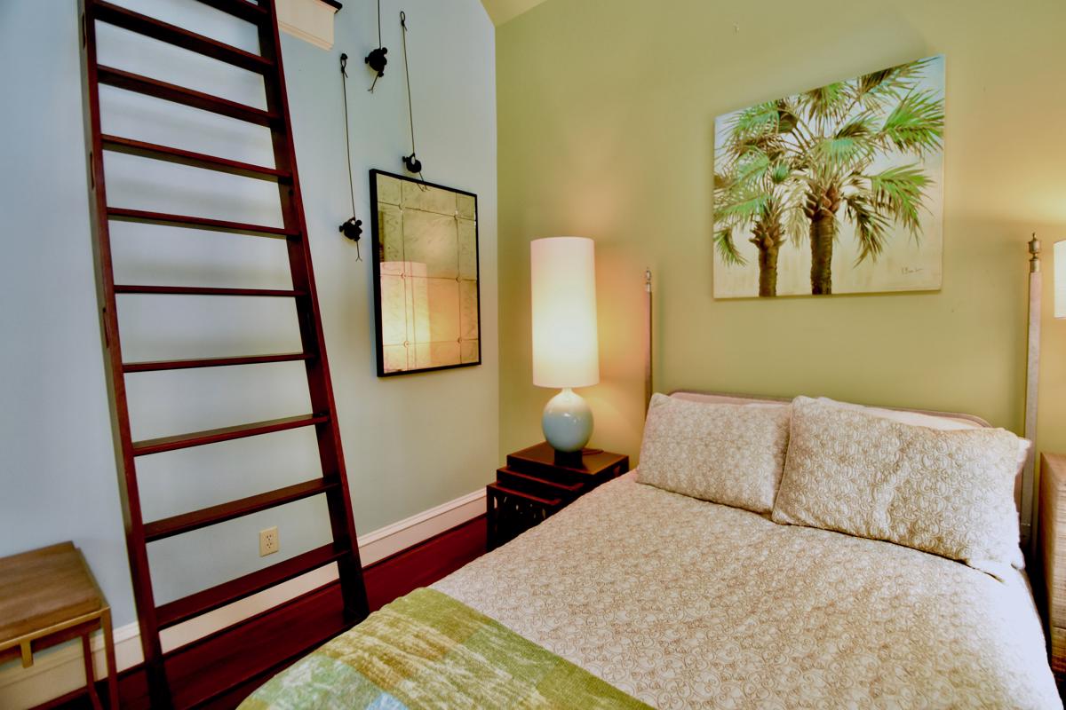 Luxury homes in 英俊独特的定制住宅