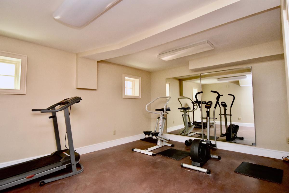 Luxury homes 英俊独特的定制住宅