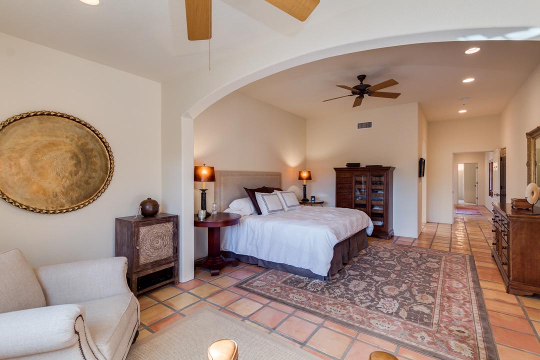 NORTH SCOTTSDALE HOME WITH SEPARATE 1,000 SQ. FT. GUEST HOUSE Arizona